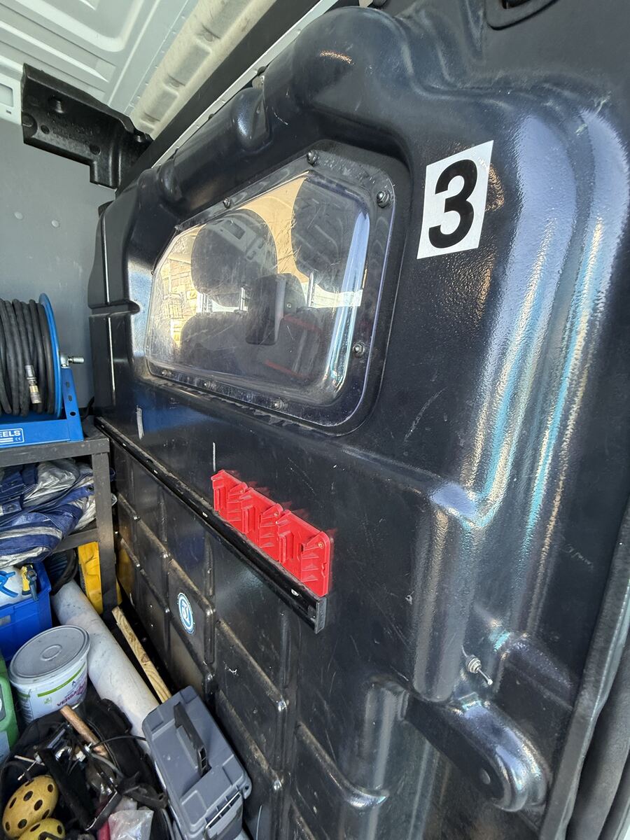 Van 3 partition with number 3