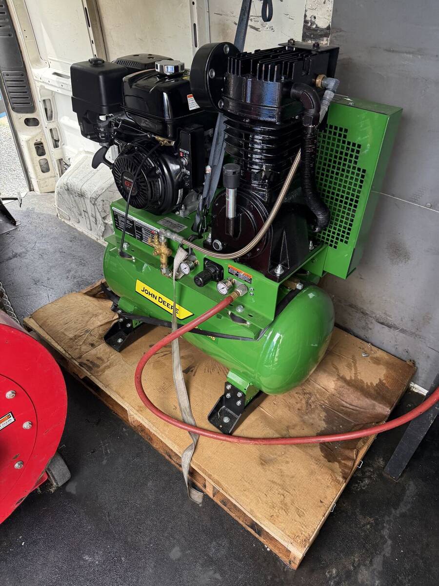 John Deere compressor